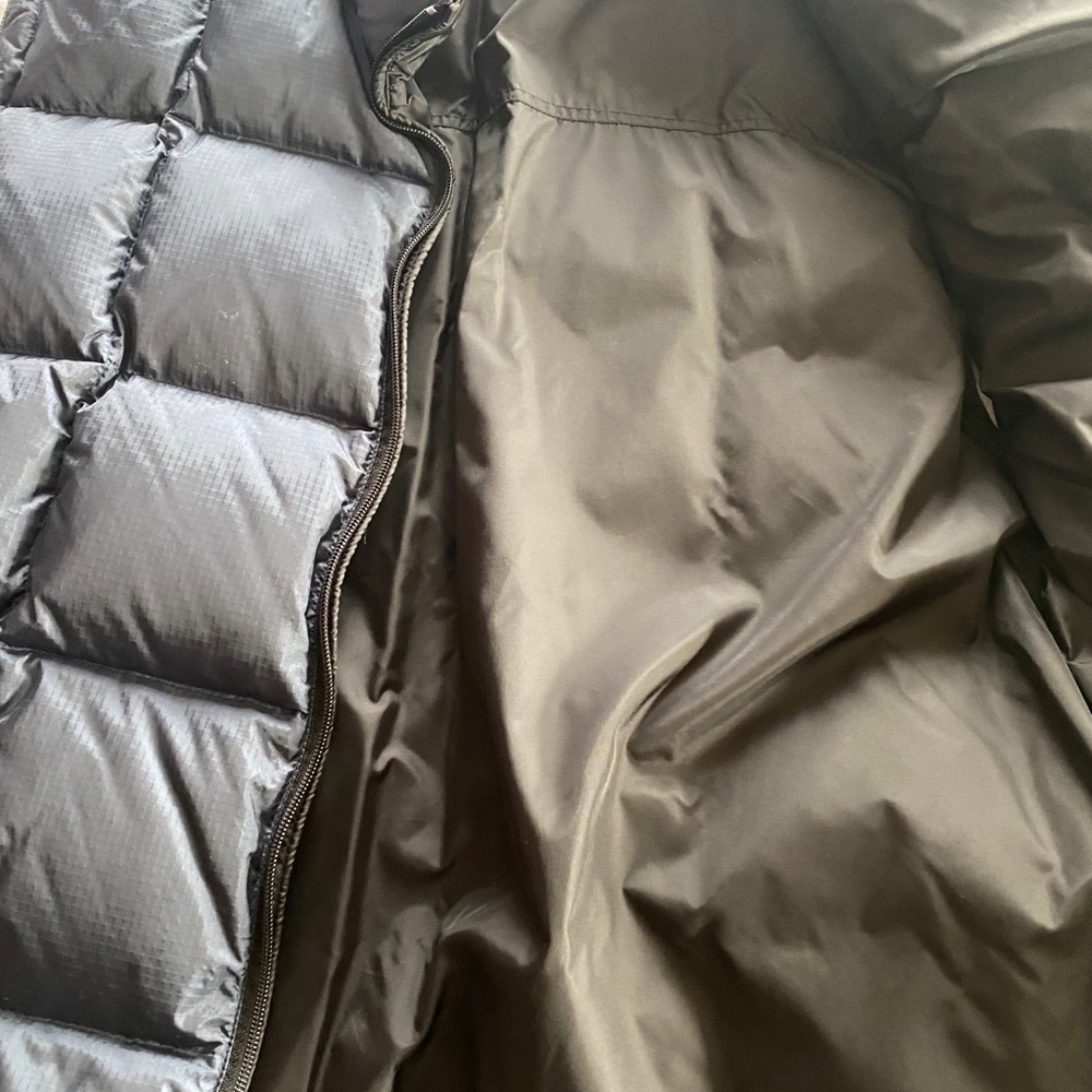 Gap Down Sleeveless Jacket - image 3